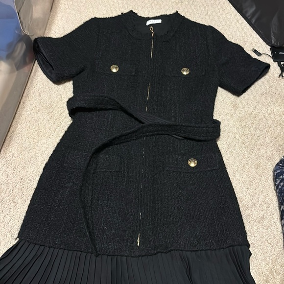 Sandro - Picture 1 of 4